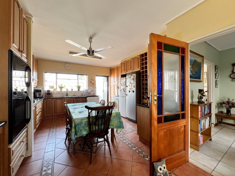 4 Bedroom Property for Sale in Kenridge Western Cape